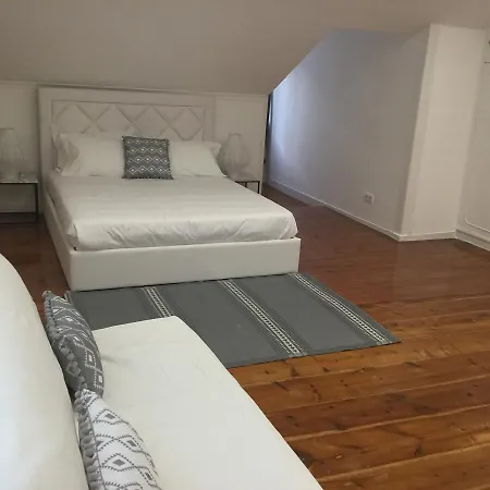 Πανσιόν Beworld Room's And *