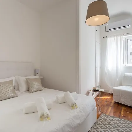 Beworld Room's And Πανσιόν