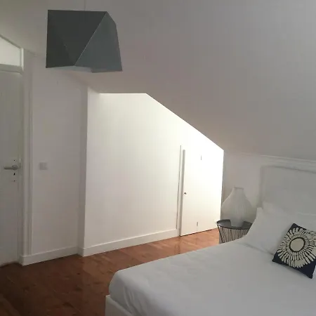 Beworld Room's And Guest house *