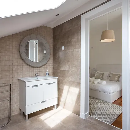 Beworld Room's And * Lisbon